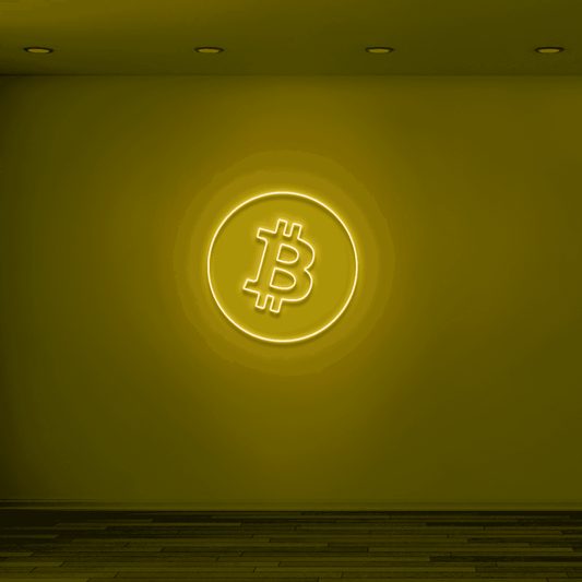 Gelbes Bitcoin Logo Neon Schild an der Wand