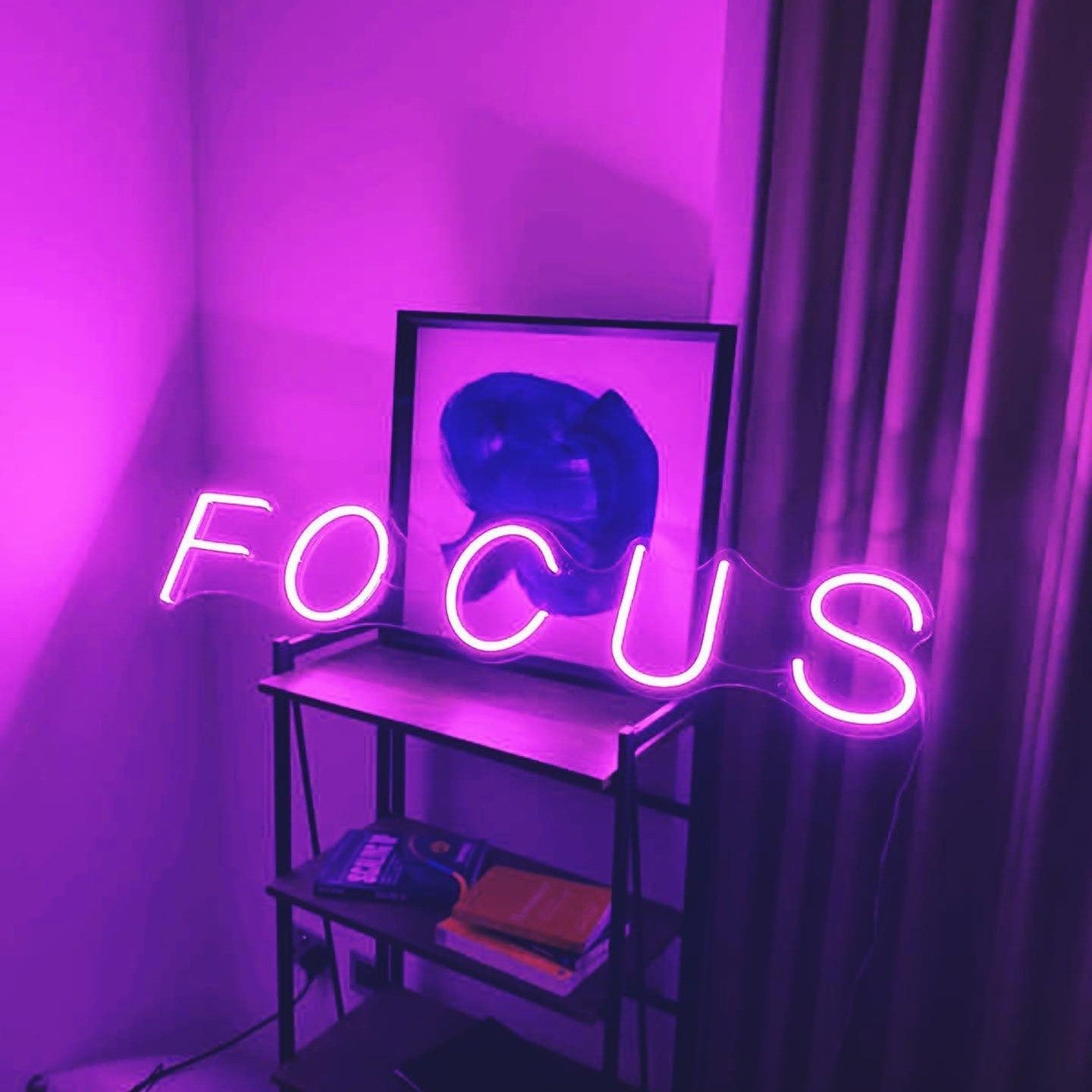 CRYPTO / LAPTOP LIFESTYLE