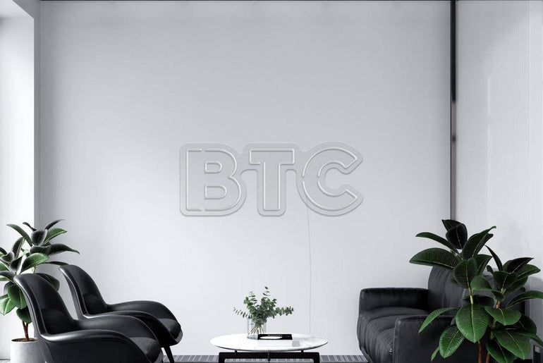 BTC Neonidas LED-Schild ausgeschaltet im Raum