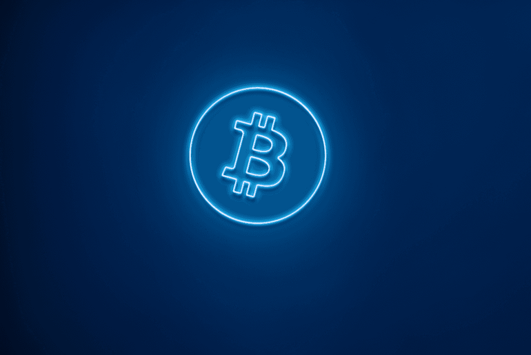 Blaues Bitcoin Logo Neon Schild an der Wand