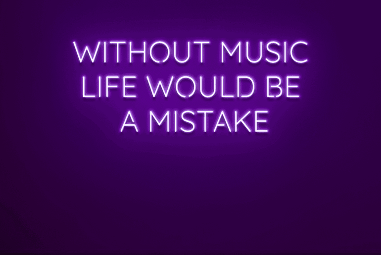 Lila LED Neonschild 'WITHOUT MUSIC LIFE WOULD BE A MISTAKE'